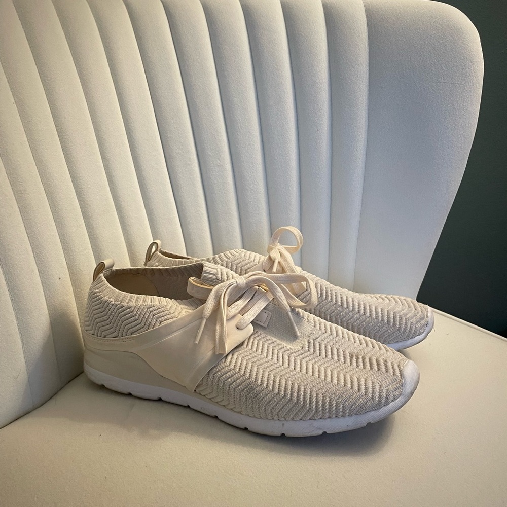 UGG Beige Sneaker